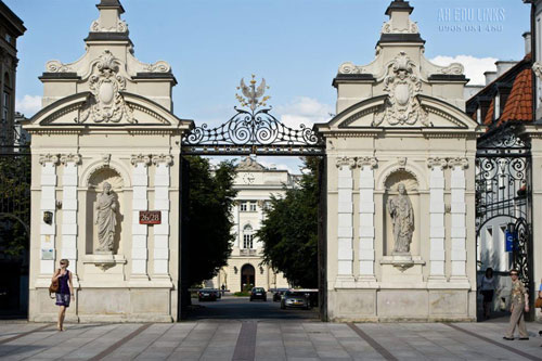 Đại học Warsaw – Trường học danh tiếng và chất lượng tại Ba Lan - 1