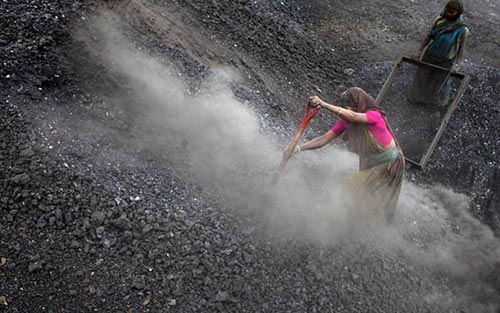 Cảnh lao động “khổ sai” của phụ nữ nơi mỏ than - 6