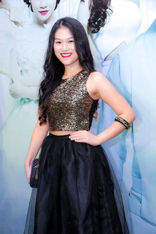 Mẹ chồng Hà Tăng sành điệu bên chồng - 10