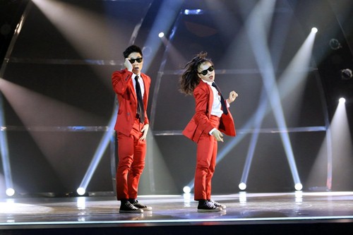 Vũ công bịt mắt gây xúc động với bài nhảy về mẹ - 10