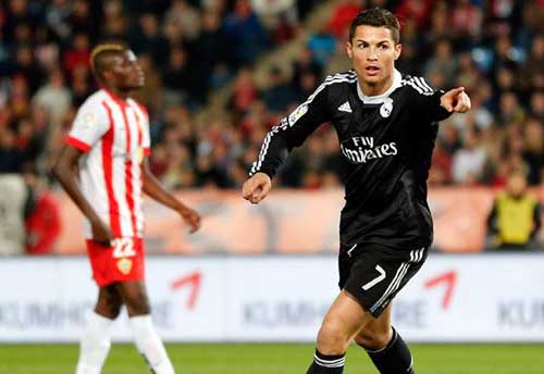 Ronaldo “chấp” cả bộ 3 nguyên tử của Barca - 1