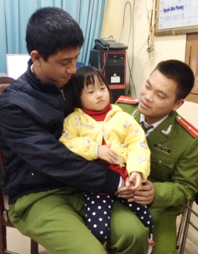 Hà Nội: Giải cứu thành công bé 4 tuổi bị bắt cóc - 1