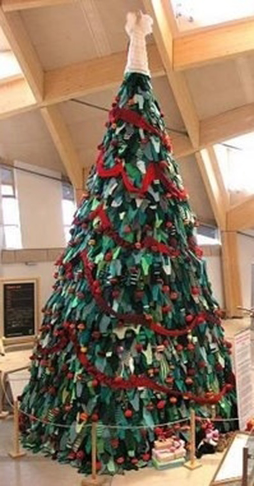 Những cây thông Giáng sinh độc, lạ số 1 Thế giới - 6