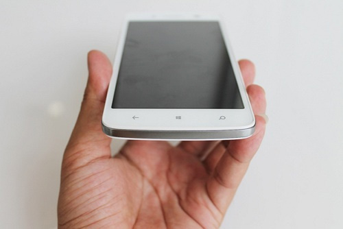 Ảnh thực tế smartphone Nova Windows của Mobell - 2