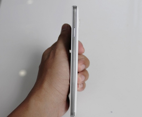 Ảnh thực tế smartphone Nova Windows của Mobell - 3