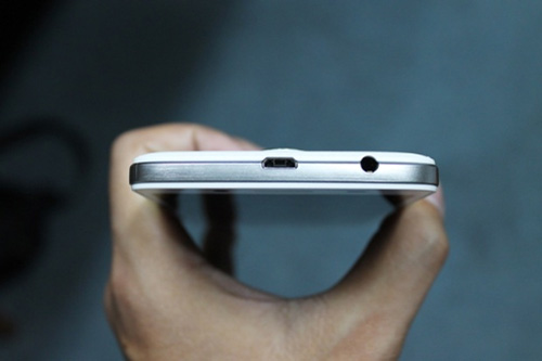 Ảnh thực tế smartphone Nova Windows của Mobell - 4