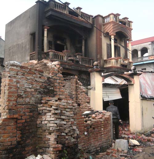 Bắc Ninh: Cháy cửa hàng làm vàng mã, 3 người tử vong - 1