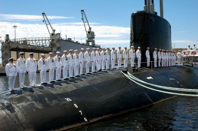 Mỹ: 12 lính thủy quay lén nữ đồng đội tắm trên tàu ngầm - 1