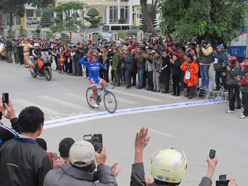 Chặng 11 cuộc đua xe đạp Xuyên Việt: Đỗ Tuấn Anh đoạt áo vàng - 1