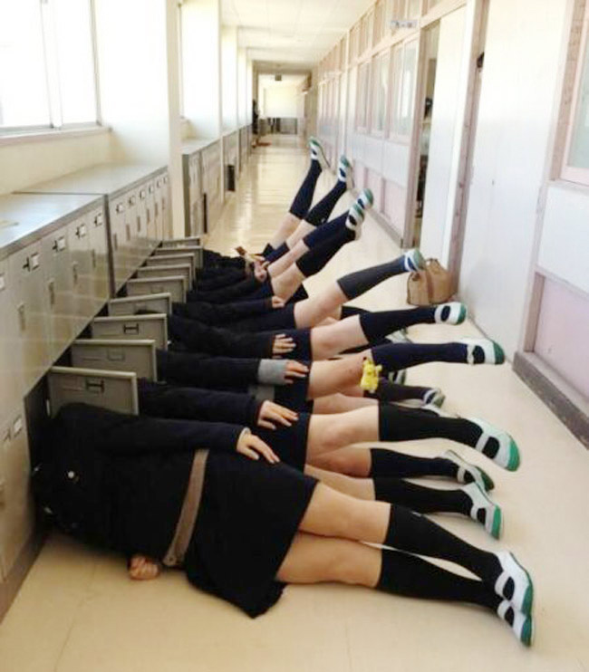 Giới trẻ chụp ảnh “tự sướng” độc nhất vô nhị - 2