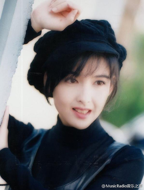 Châu Huệ Mẫn gần 50 tuổi vẫn trẻ như thiếu nữ - 4