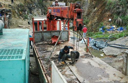 Vụ sập hầm: Chuẩn bị bơm nước từ trong hầm ra ngoài - 8