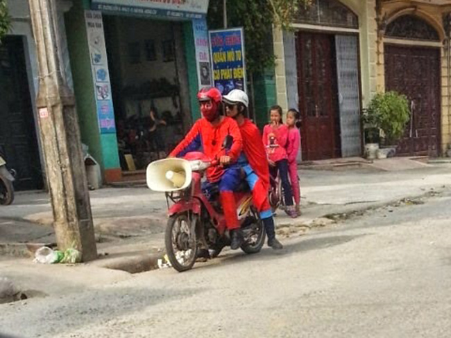 Cuộc sống đời thường của siêu nhân và người nhện
