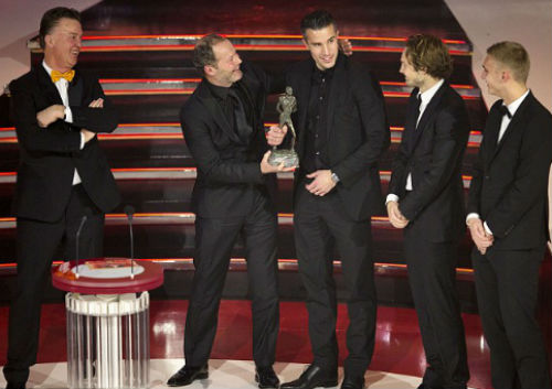 Tin HOT tối 17/12: HLV Mourinho sẽ không mua sắm - 2