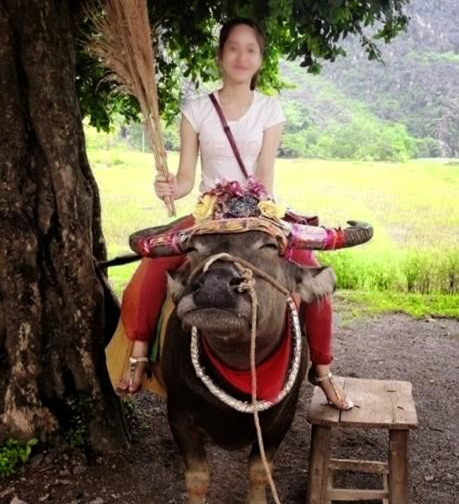 Anh ở đâu em phi trâu đến đón - 1