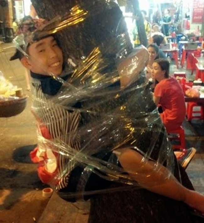 Anh ở đâu em phi trâu đến đón - 8