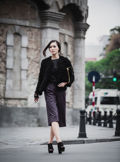 Hoa hậu Thùy Dung cá tính dạo bước trên phố Hà Nội - 5