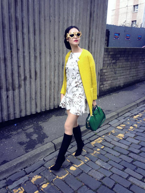 Hoa hậu Thùy Dung cá tính dạo bước trên phố Hà Nội - 6