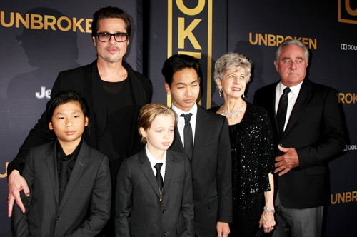 Brad Pitt đưa các con đến tham dự buổi công chiếu Unbroken - 1