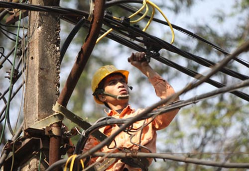 Kiến nghị tăng giá điện không minh bạch - 1