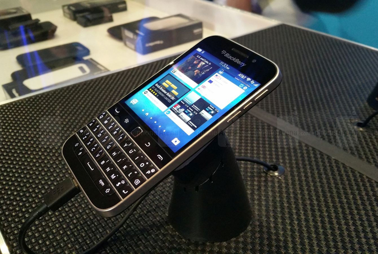 Trên tay điện thoại BlackBerry Classic mới ra mắt - 1