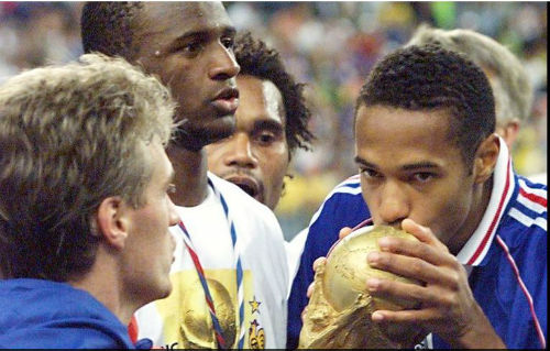 Nhìn lại sự nghiệp lẫy lừng của Thierry Henry qua ảnh - 3