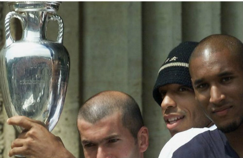 Nhìn lại sự nghiệp lẫy lừng của Thierry Henry qua ảnh - 5