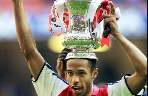 Nhìn lại sự nghiệp lẫy lừng của Thierry Henry qua ảnh - 7