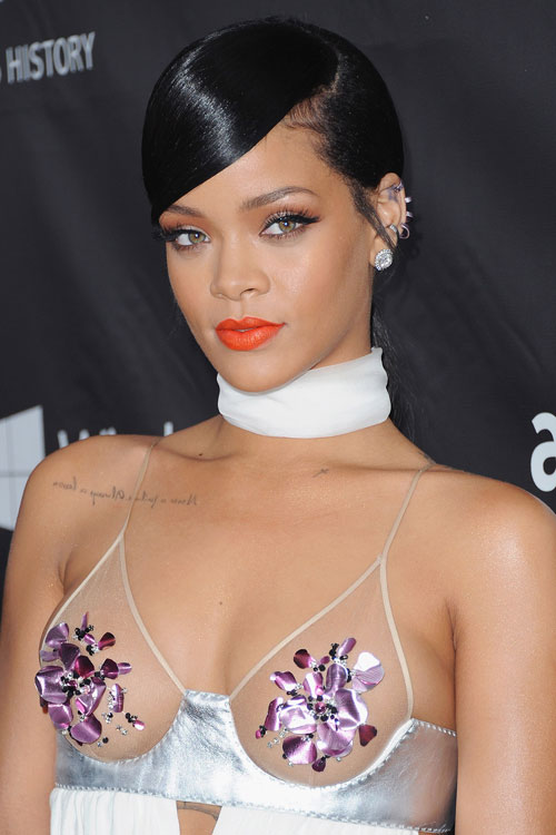 Màu son ấn tượng của Rihanna trong năm 2014 - 1