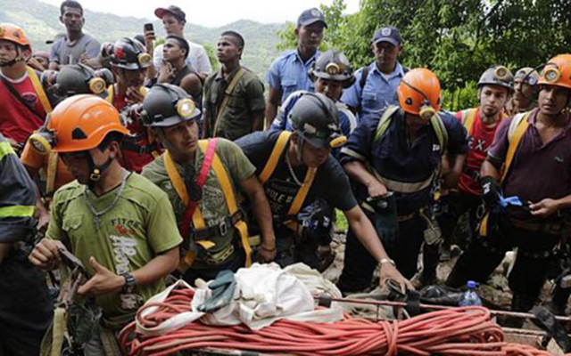 Những vụ giải cứu tai nạn hầm mỏ thần kỳ nhất thế giới - 3