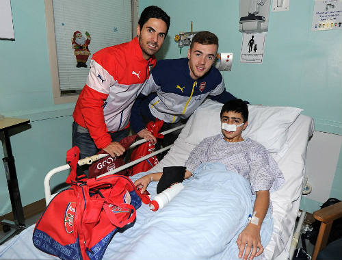 Man City và Arsenal đón Giáng sinh theo cách riêng biệt - 11