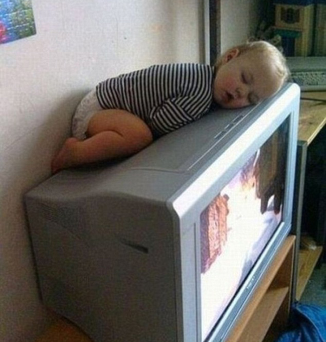 Bật cười với các tư thế ngủ của bé - 7