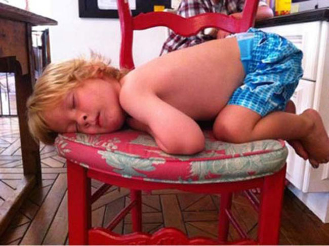 Bật cười với các tư thế ngủ của bé - 5