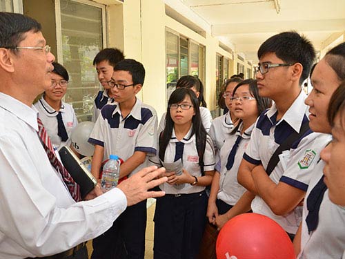 Hướng nghiệp cần đi trước một bước - 1