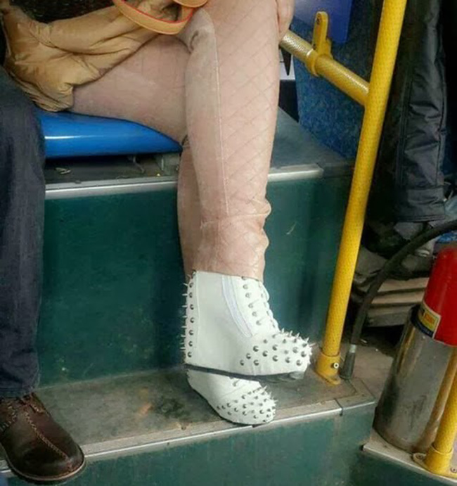 Cười sặc sụa với những cô nàng nghịch ngợm - 10