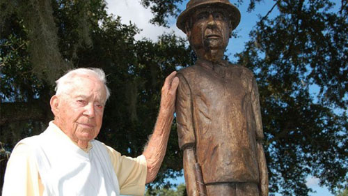 Kỷ lục golf: Cụ ông 103 tuổi đánh 1 gậy trúng lỗ - 1