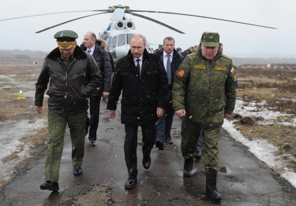 Kinh tế khó khăn, Putin vẫn quyết hiện đại hóa quân đội - 1