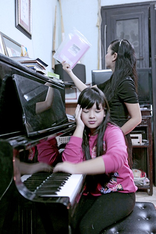 Con gái Chiều Xuân hát "Cup Song" tặng mẹ - 4