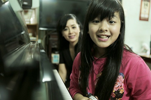 Con gái Chiều Xuân hát "Cup Song" tặng mẹ - 6