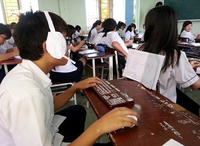 Teen Việt chụp ảnh “tự sướng” ... siêu khó đỡ - 7