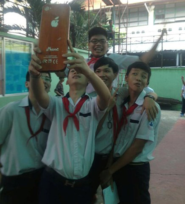 Teen Việt chụp ảnh “tự sướng” ... siêu khó đỡ - 9
