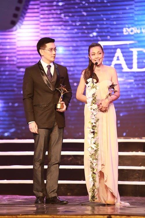 Trang Nhung diện đầm đỏ rực “bế” bụng bầu đi sự kiện - 12