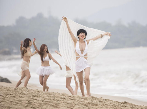 Sao nữ Hồng Kông đột nhiên hóa "trai 6 múi" - 18