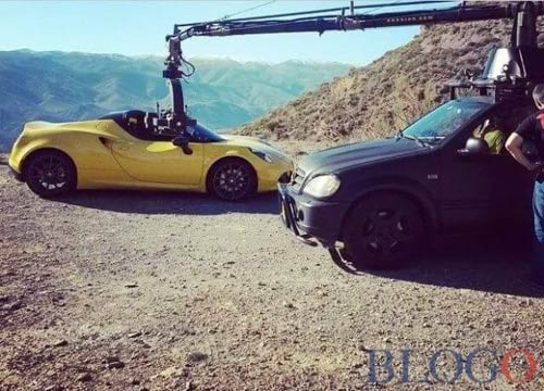 Alfa Romeo 4C Spider “trần trụi” đóng quảng cáo - 3