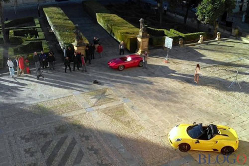 Alfa Romeo 4C Spider “trần trụi” đóng quảng cáo - 4