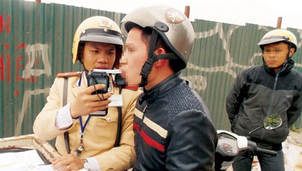 Thấy gì sau một tuần ra quân xử lý 'ma men' ở Hà Nội? - 1