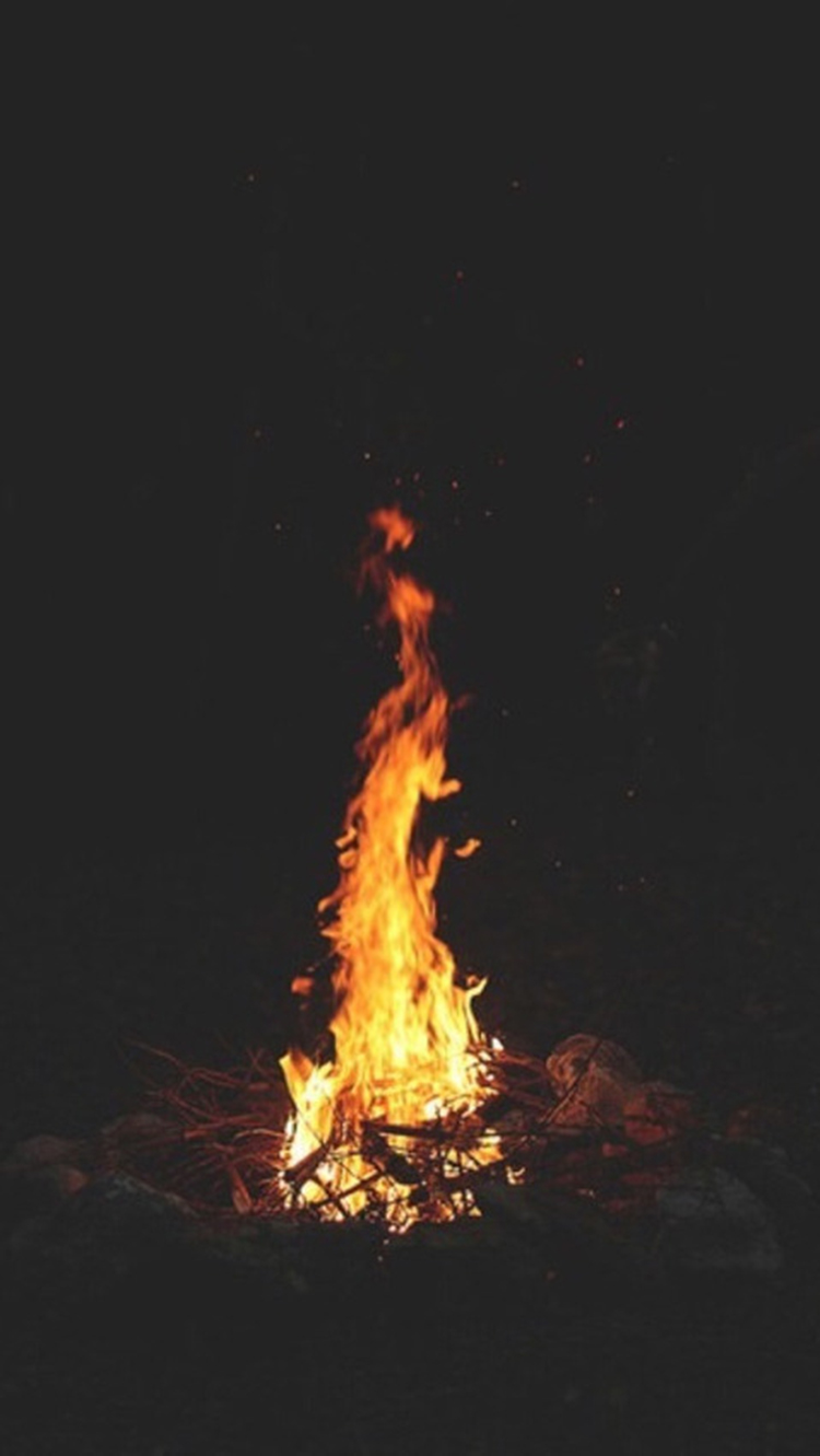 11. Campfire

Tải ảnh chất lượng cao từ Tumblr.
