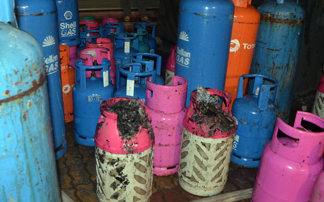 Nổ lớn, cửa hàng kinh doanh gas bị thiêu rụi - 5