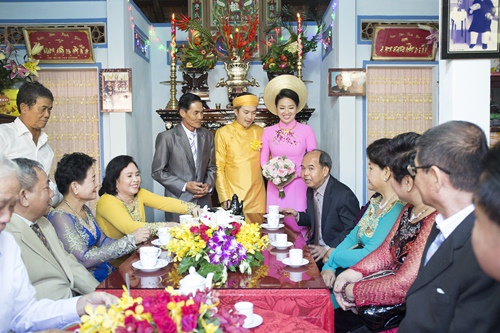 /Uploaded/phamhuuthanh/2014_12_27/KYDG1419655058-img_3270.jpg Cô dâu Lê Khánh được chồng đón từ 3h30 sáng - 20