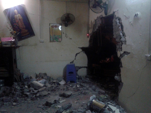 Hà Nội: “Xế hộp” đâm thủng tường nhà văn hóa trong đêm - 2